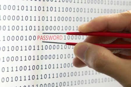 Lỗ hổng Zero-day là gì? Thế nào là CVE?